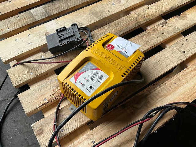 Hawker 24v/40a acculader - afbeelding 2 van  3