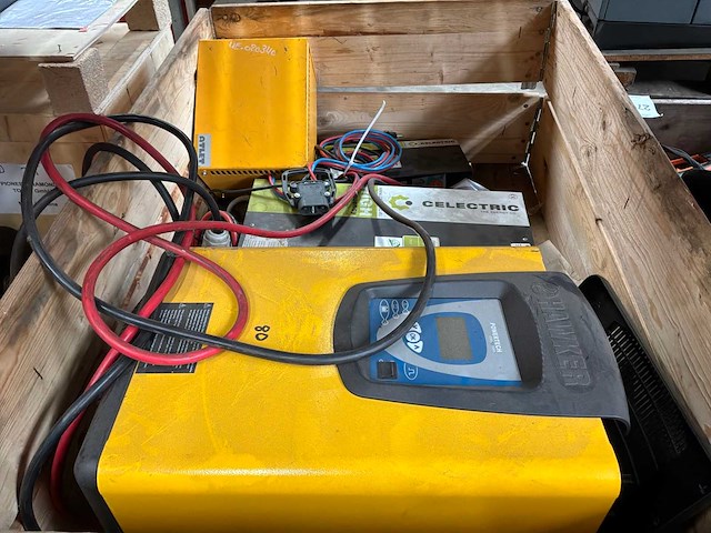 Hawker / celectric / atlet lader (4x) - afbeelding 1 van  5