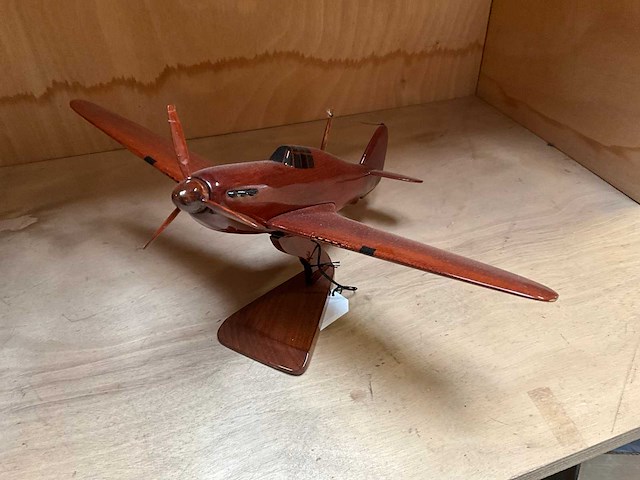 Hawker hurricane houten modelvliegtuig - afbeelding 1 van  6