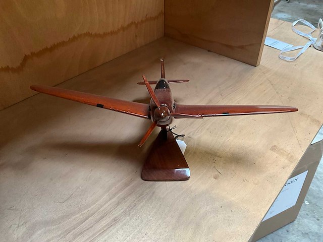 Hawker hurricane houten modelvliegtuig - afbeelding 2 van  6