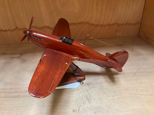 Hawker hurricane houten modelvliegtuig - afbeelding 4 van  6