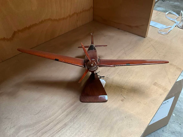 Hawker hurricane houten modelvliegtuig - afbeelding 2 van  7