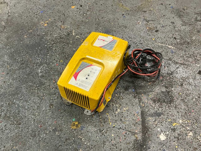Hawker lifetech 24/60 acculader - afbeelding 1 van  5