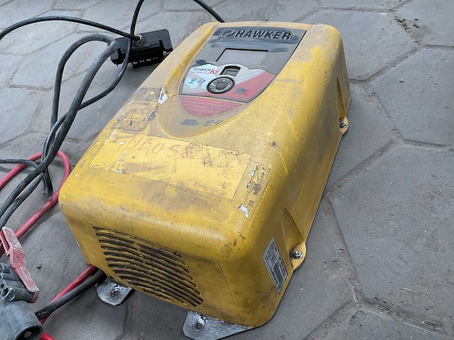 Hawker powertechi q acculader - afbeelding 1 van  7