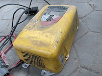 Hawker powertechi q acculader - afbeelding 1 van  7