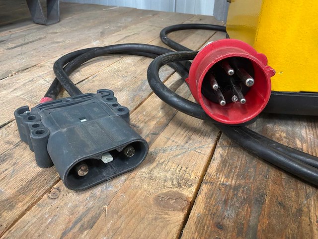 Hawker tc3pwt48v115blm acculader - afbeelding 5 van  7