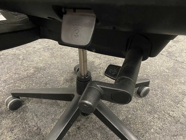 Haworth fern - ergonomische bureaustoel zwart - afbeelding 4 van  17