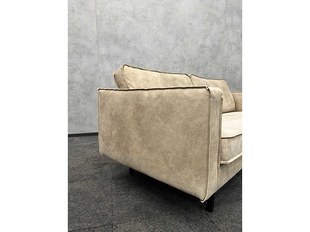 Hay - bijzettafel met taupe kunstlederen bank - afbeelding 1 van  1