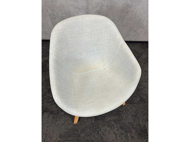 Hay - design fauteuil met bijzettafel - afbeelding 7 van  11