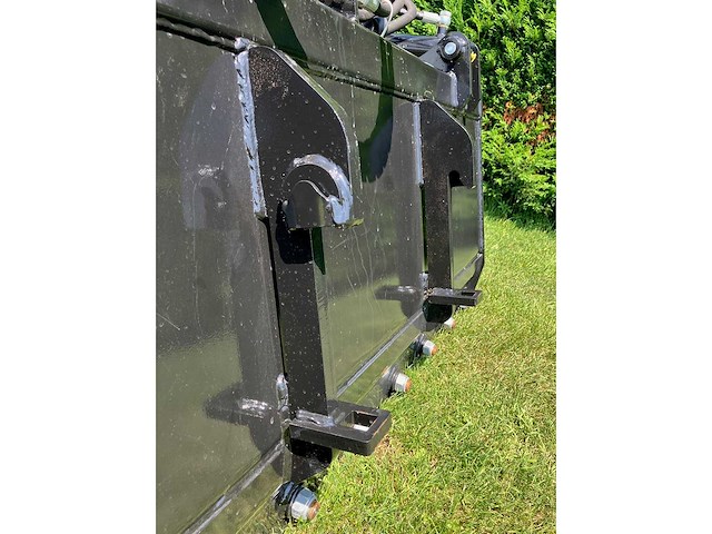 Hb mestvork met hydraulische bovenklem - afbeelding 6 van  7