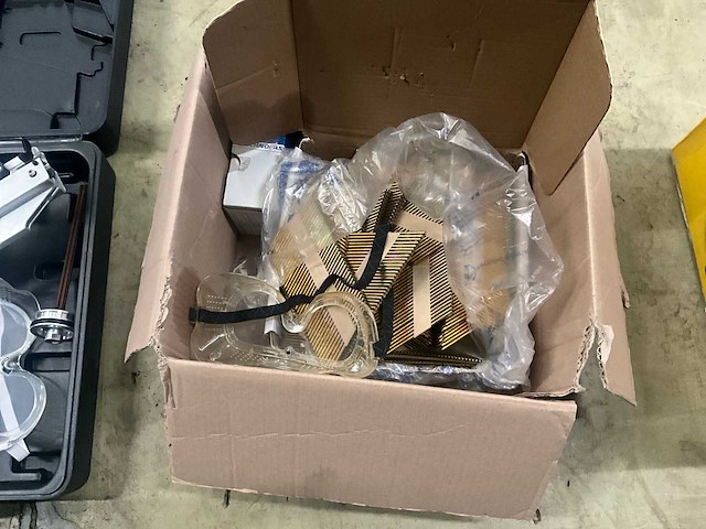 Hbm - gegalvaniseerde ring spijker 90x3,1 mm - pneumatische tacker - afbeelding 1 van  5