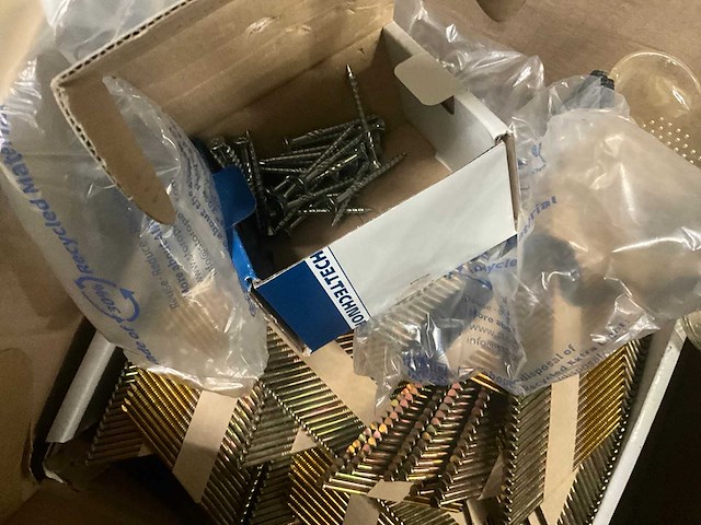 Hbm - gegalvaniseerde ring spijker 90x3,1 mm - pneumatische tacker - afbeelding 5 van  5