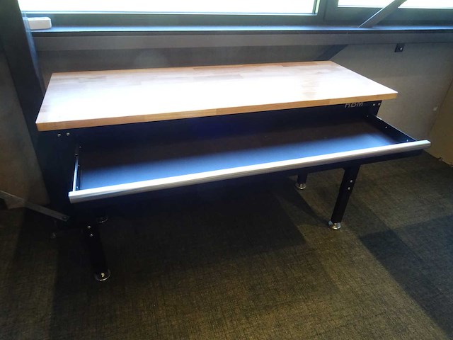 Hbm - werkbank - afbeelding 2 van  2