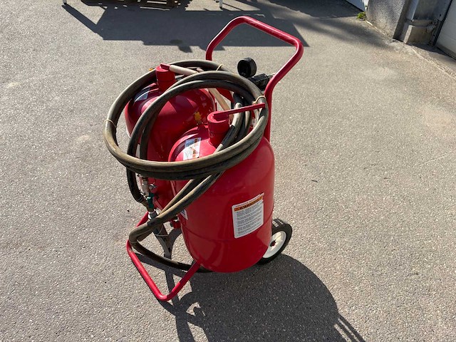 Hbm 10 gallon dual sandblaster - afbeelding 6 van  12