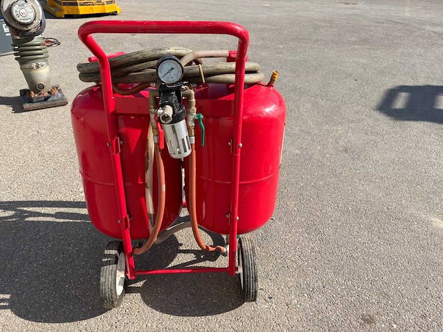 Hbm 10 gallon dual sandblaster - afbeelding 8 van  12