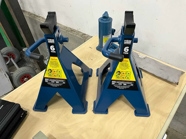 Hbm 6 ton assteun (2x) - afbeelding 1 van  3