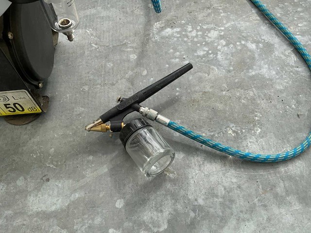 Hbm machines as-18a airbrush set met diverse accessoires - afbeelding 6 van  11