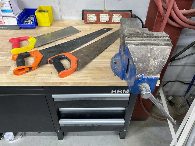 Hbm werkbank met bankschroef en slijpmachine - afbeelding 9 van  13
