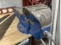 Hbm werkbank met bankschroef en slijpmachine - afbeelding 10 van  13