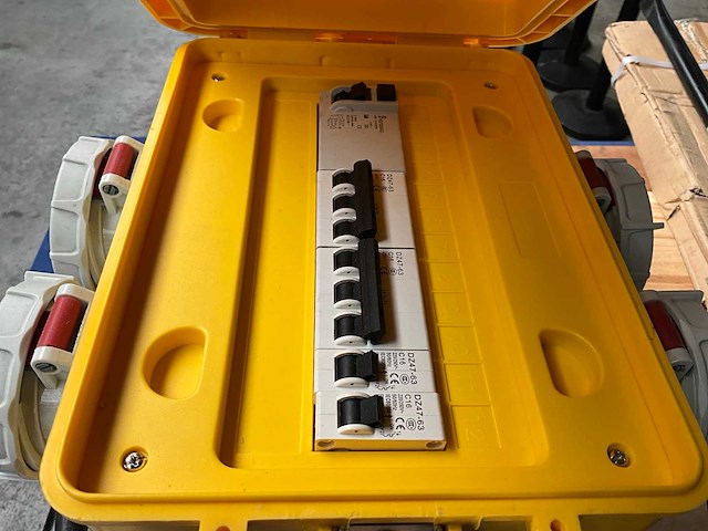 Hbm y11-6-ip67 bouwaansluitkast - afbeelding 4 van  4
