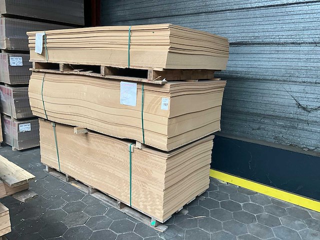 Hdf deurplaat (520x) - afbeelding 1 van  6