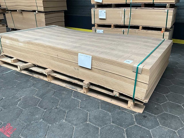 Hdf deurplaat (75x) - afbeelding 1 van  4