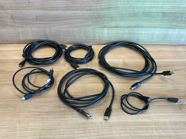 Hdmi en assorti kabels - afbeelding 1 van  3