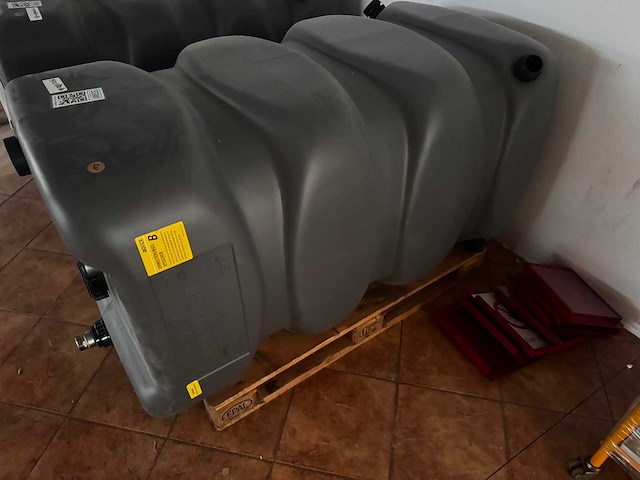 Hdpe-tank - 750 l - watercontainer - afbeelding 1 van  2