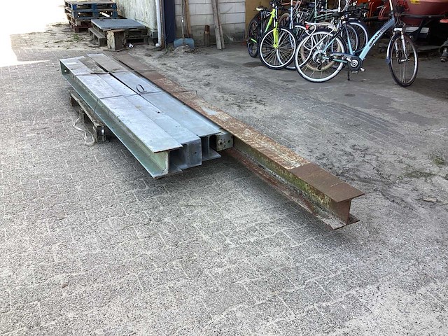 Hea staal - afbeelding 3 van  4