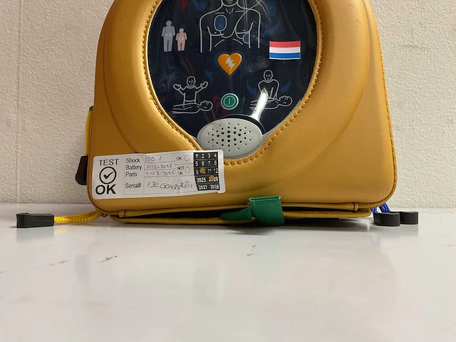 Heartsine samaritan pad sam 300p aed defibrillator nederlands - afbeelding 2 van  3