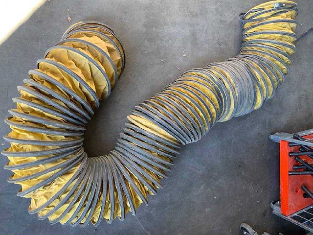 Heating supply tent - afbeelding 1 van  4