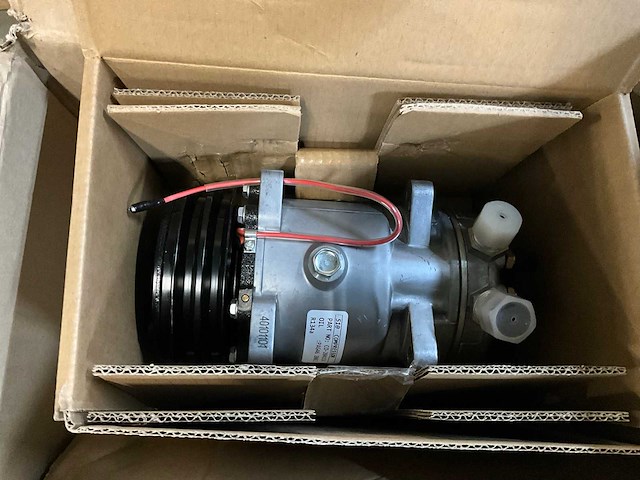 Heavy duty a/c compressor - afbeelding 3 van  5