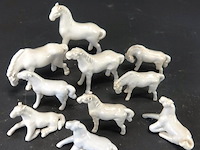 Hebbie ze weer, nog een kudde porseleinen paarden - afbeelding 3 van  5