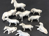 Hebbie ze weer, nog een kudde porseleinen paarden - afbeelding 4 van  5