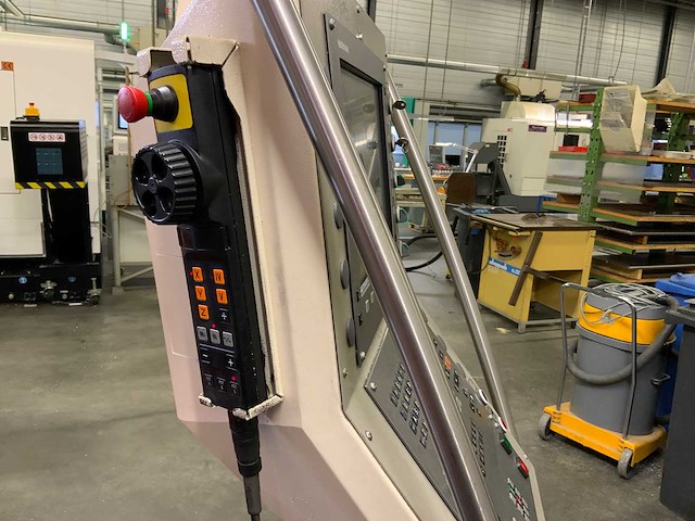 Hedelius - 2003 - c60-2000 - verticaal cnc bewerkingscentrum - afbeelding 21 van  33