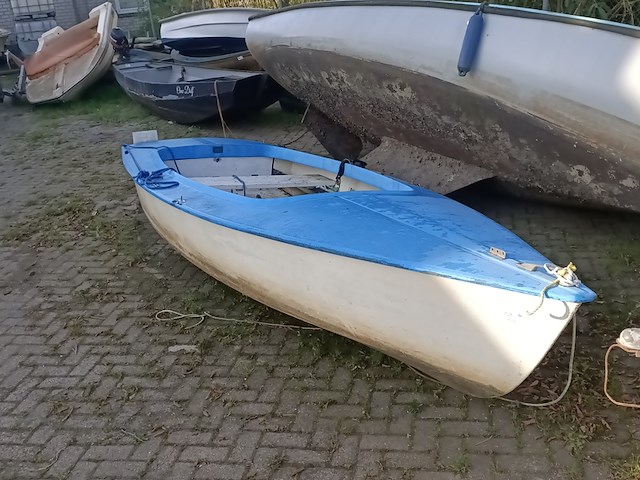 (heeg) zeilbootje zonder mast - afbeelding 3 van  6