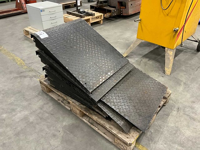 Hefbrug oprijplaten (4x) - afbeelding 1 van  6