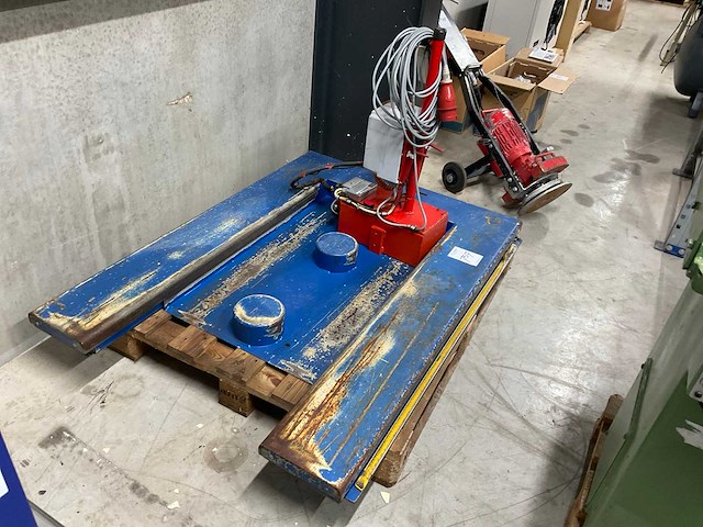 Hefbrug - afbeelding 1 van  1