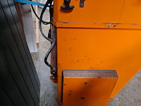 Hefgedragen tapijtstrooier jongerius wintermachine b.v., tr ht, bouwjaar 2002 - afbeelding 3 van  11