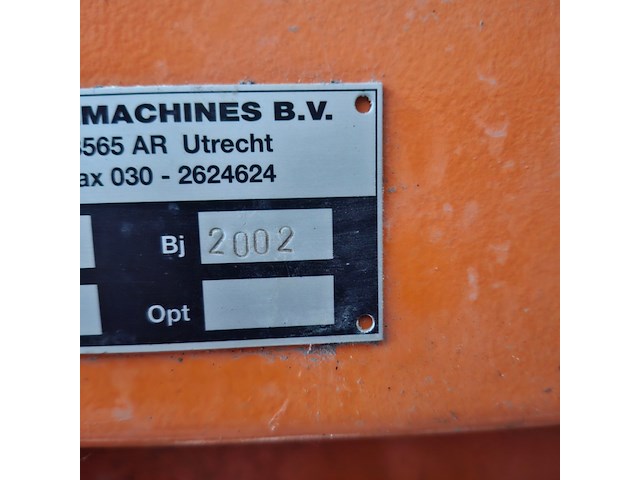 Hefgedragen tapijtstrooier jongerius wintermachine b.v., tr ht, bouwjaar 2002 - afbeelding 8 van  11