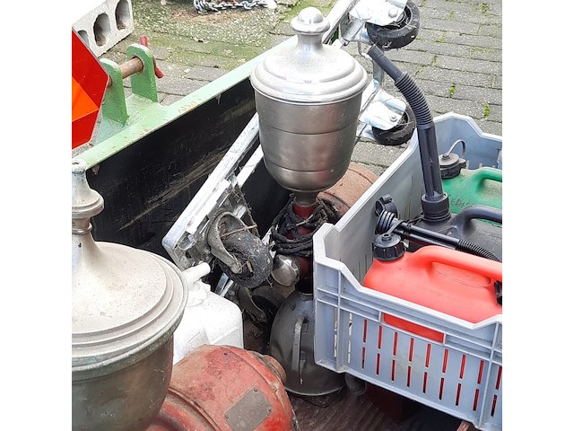 Hefgedragen transportbak met inhoud - afbeelding 3 van  11