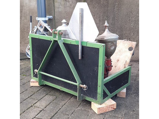 Hefgedragen transportbak met inhoud - afbeelding 5 van  11