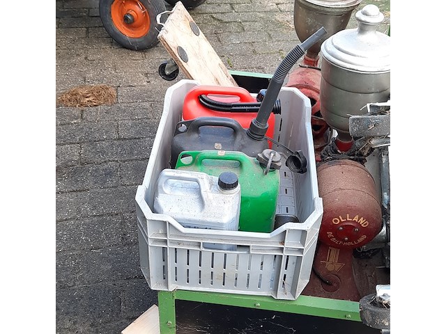 Hefgedragen transportbak met inhoud - afbeelding 7 van  11