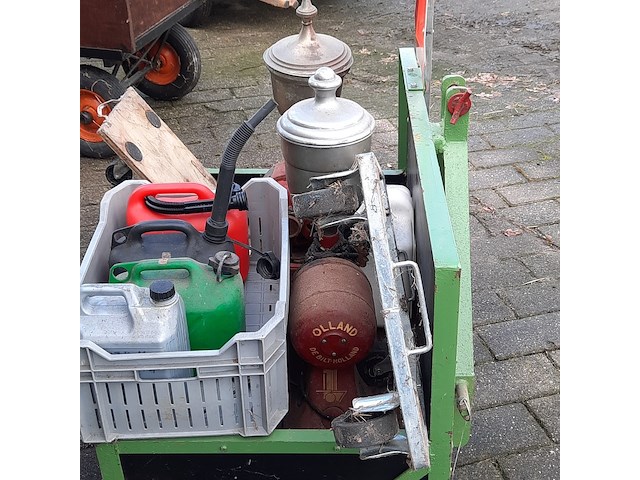 Hefgedragen transportbak met inhoud - afbeelding 8 van  11