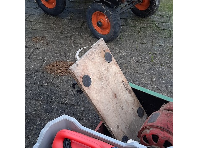 Hefgedragen transportbak met inhoud - afbeelding 9 van  11