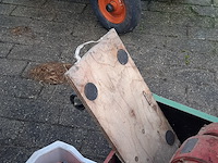 Hefgedragen transportbak met inhoud - afbeelding 9 van  11