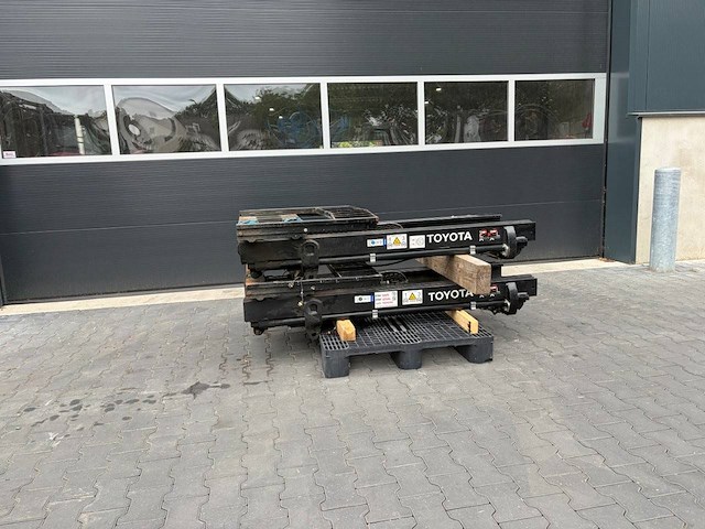 Hefmast toyota 2stuks - afbeelding 1 van  1