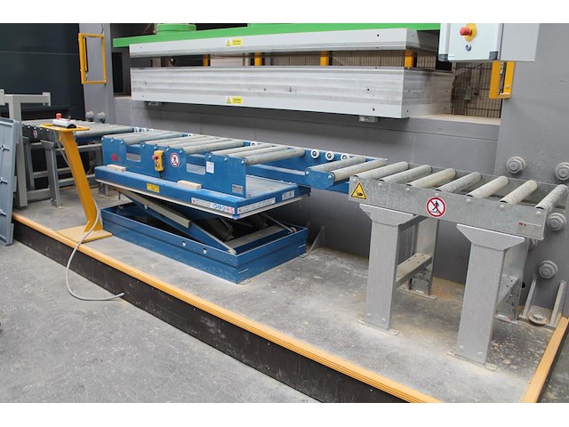 Heftafel sigi mbx020110-d2 met hefcapaciteit 2 ton. tafel is uitgevoerd met rollerbaan hg met aan- en afvoe... - afbeelding 1 van  6