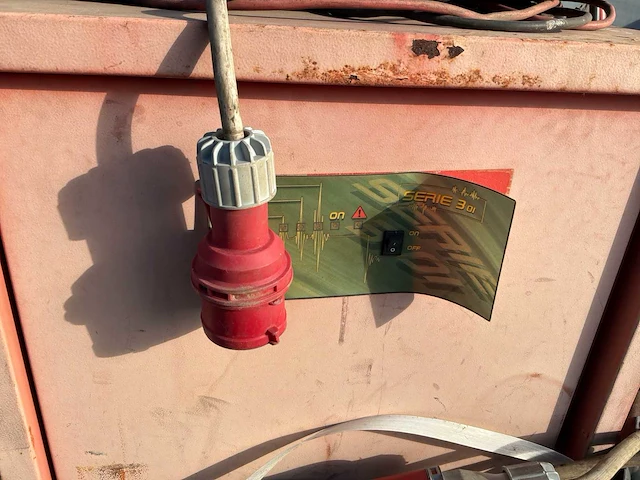 Heftruck acculaders - afbeelding 7 van  16
