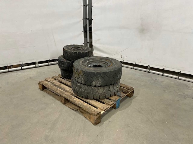 Heftruck band (5x) - afbeelding 1 van  7